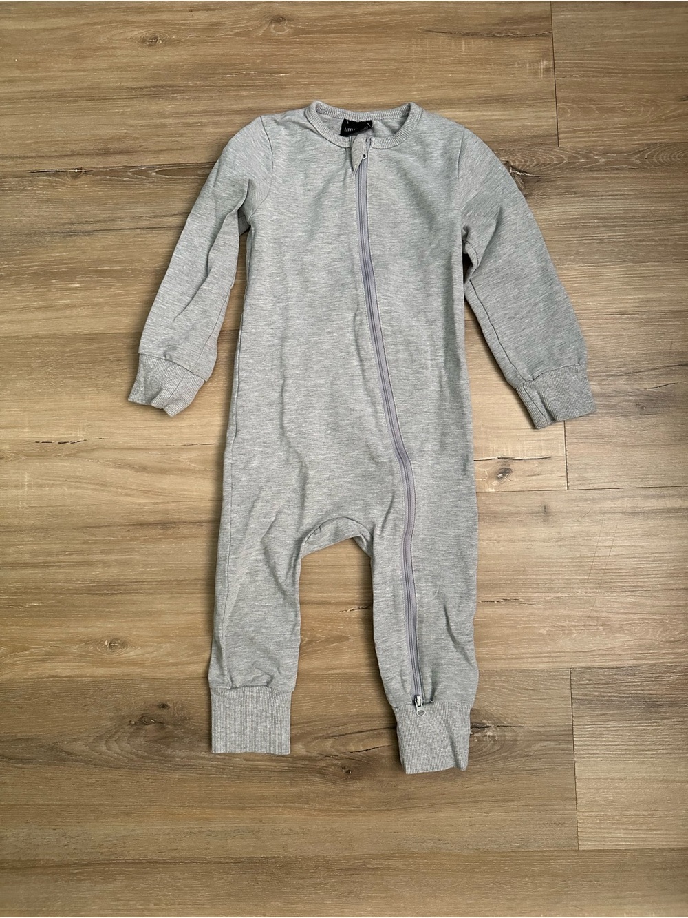 Little Bipsy Gray 2-Way Zip Romper 18–24M